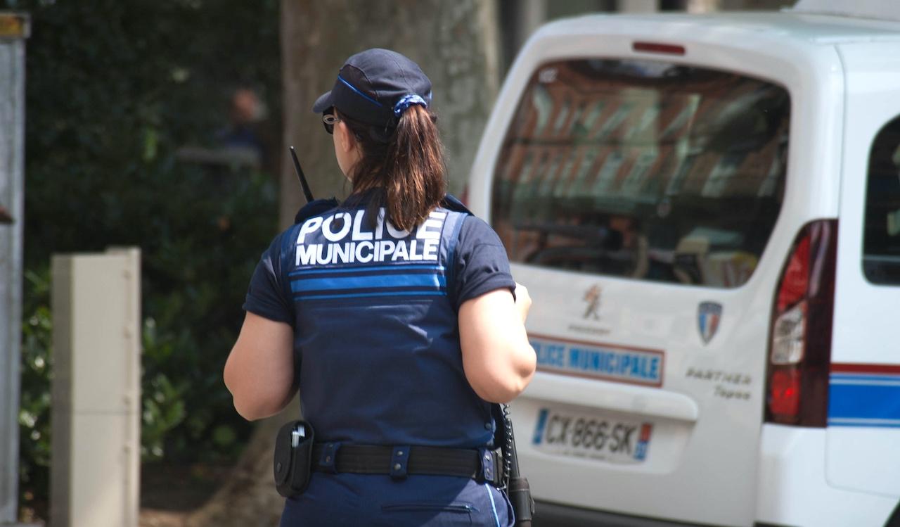 Pour remplir sa police municipale, Paris drague les allocataires du RSA