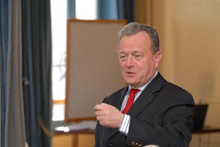 L’ancien mentor de Gérald Darmanin, l’ex-député Christian Vanneste accuse le ministre d’avoir bénéficié en 2006, d’un emploi fictif de collaborateur parlementaire européen