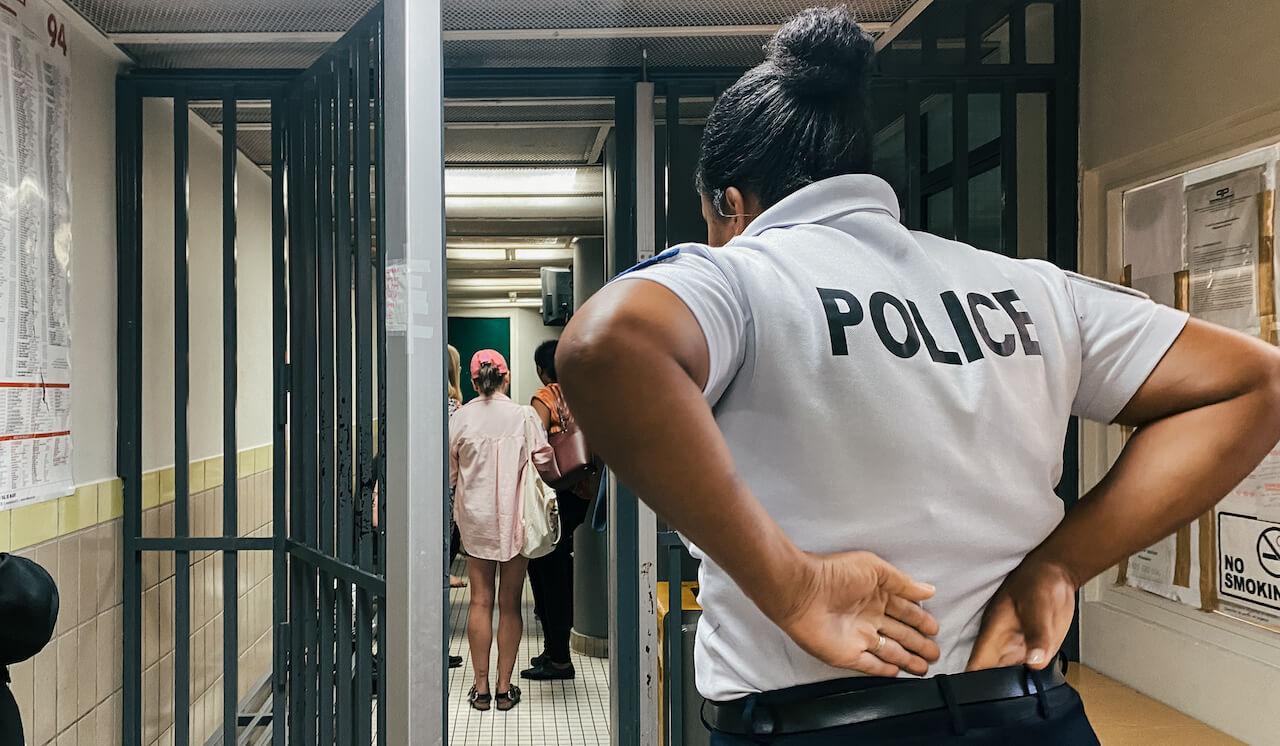 Les LRA, zones de non-droit où sont enfermés des sans-papiers