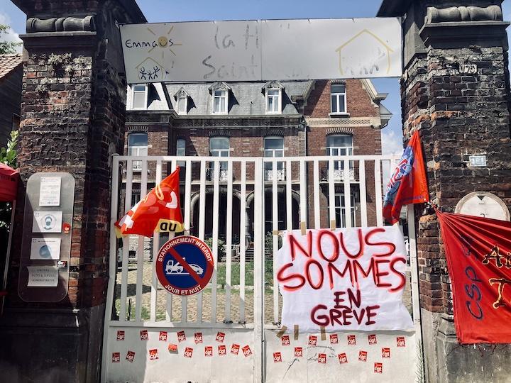 Les travailleurs sans papiers en grève dénoncent aussi des conditions de vie indignes