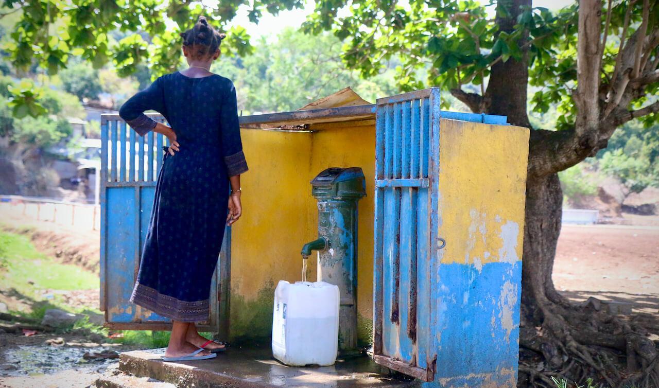 Des bidonvilles aux centres-villes : « Mayotte a soif » 
