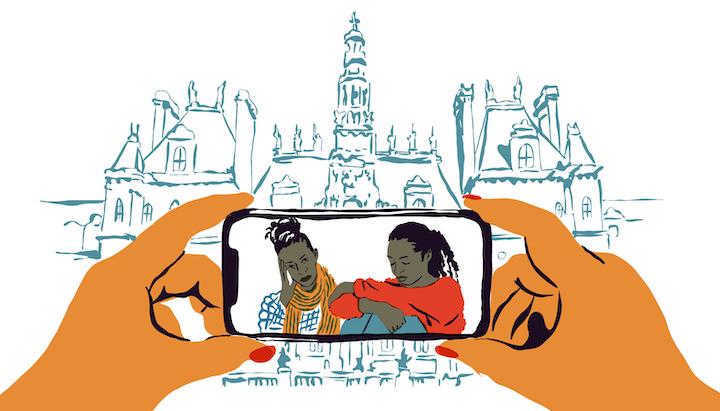 Awa n’a pas sommeil, alors elle regarde son dessin animé préféré sur son téléphone