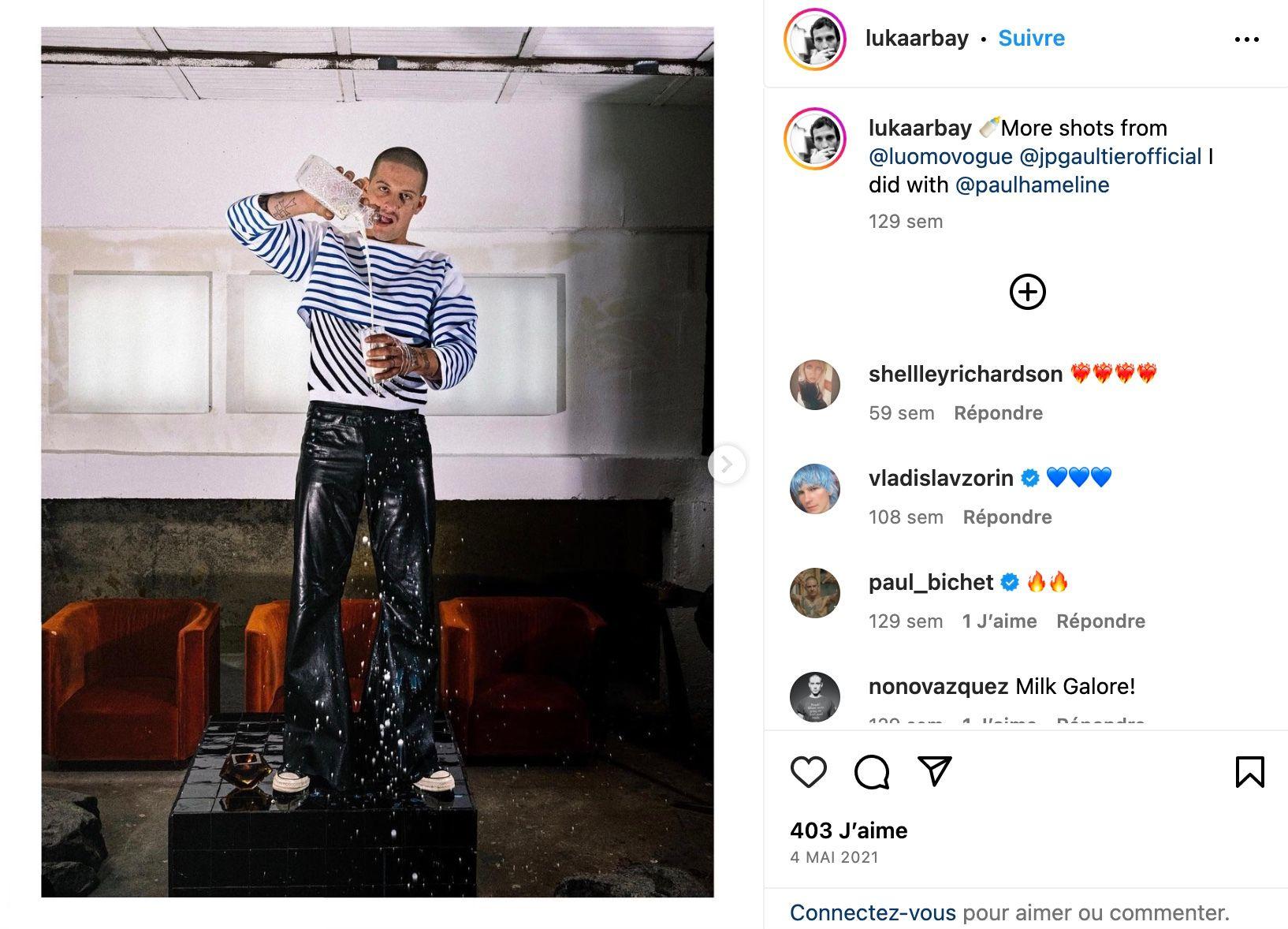  Au printemps 2021, Paul Bichet pose pour un shooting de la marque de luxe Jean-Paul Gaultier avec la marinière iconique.