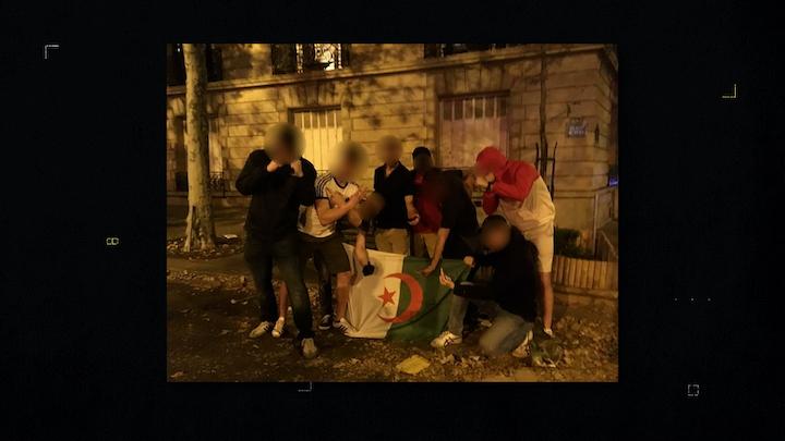 Avec les Zouaves Paris, Marc de Cacqueray fait des attaques racistes, comme quand il agresse des supporters algériens lors de la CAN à l'été 2018 sur les Champs-Elysées.