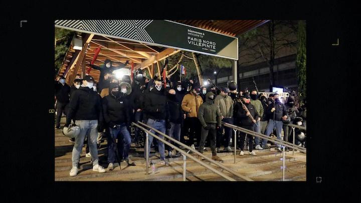 Lors du meeting d'Eric Zemmour à Villepinte en décembre 2021, Marc de Cacqueray et les Zouaves chassent tout opposant autour de la salle.