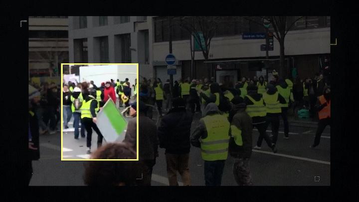 Dans les manifs de Gilets jaunes, Marc de Cacqueray mène une guerre souterraine contre les antifascistes et autres mouvements de gauche. Lors de l’acte XI, il attaque avec ses troupes le NPA, à qui il lance des barrières de chantier.