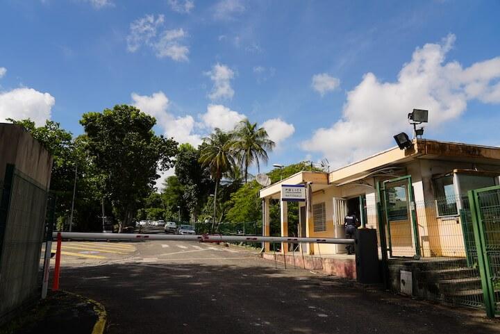 À compter de janvier 2022, 236 Haïtiens auraient été enfermés au Cra de Guadeloupe et 60 auraient été expulsés vers Haïti