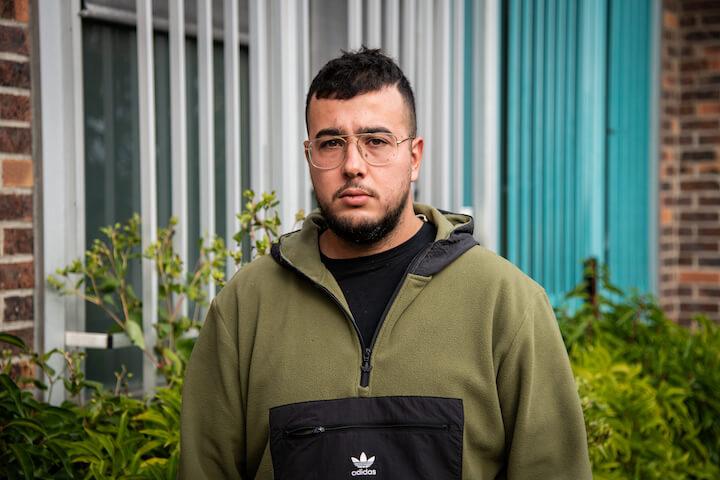 Mourad, jardinier, a été victime d’une agression raciste au cutter