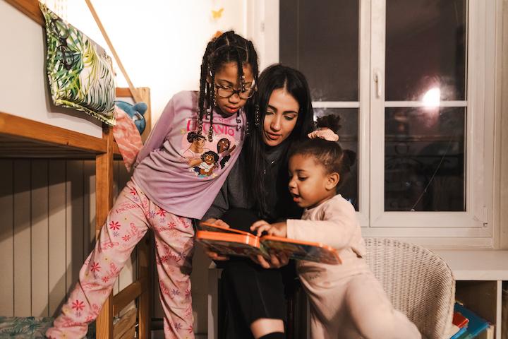 Rachel, Annette, Jena et Isaac comptent poursuivre leur mobilisation pour sauver les salles de naissance de la maternité des Lilas.