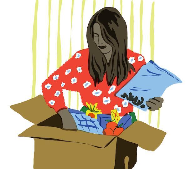 Nadia, de son côté, a garni le sien d’un parfum, d’un CD de musique, et surtout de quoi manger : des brioches, des bonbons, du chocolat et un peu de charcuterie, saucisson et chorizo