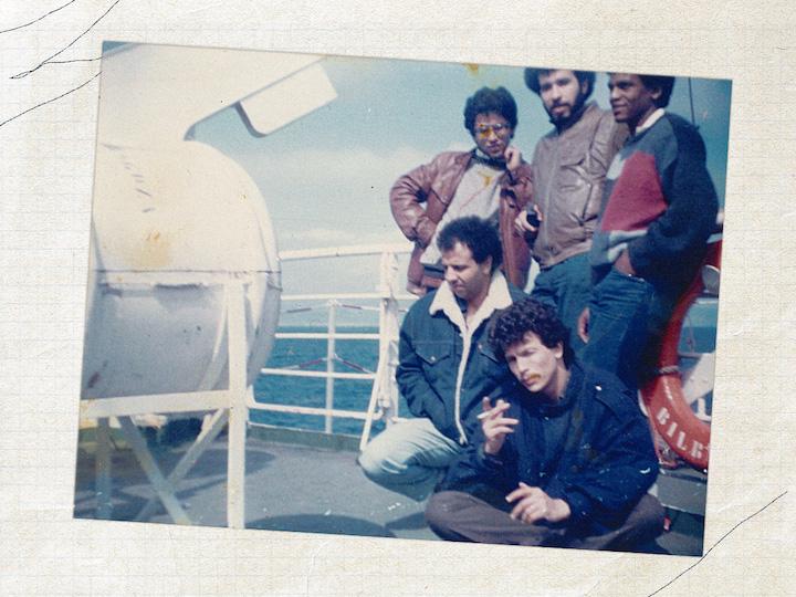 El Hachmi et d’autres Marocains sur le ferry de l'Espagne au Maroc.