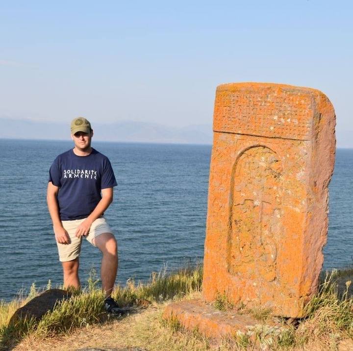 L'ancien militant du Bastion Social Strasbourg a également œuvré dans les rangs de l'association Solidarité Arménie, liée à la galaxie néofasciste française