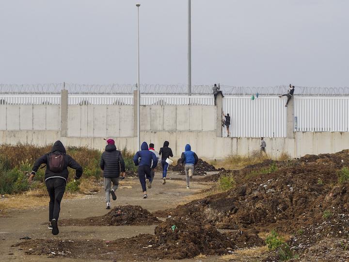 Chaque année, des milliers de jeunes marocains comme Mustapha partent seuls sur les routes migratoires qui mènent à l’Espagne