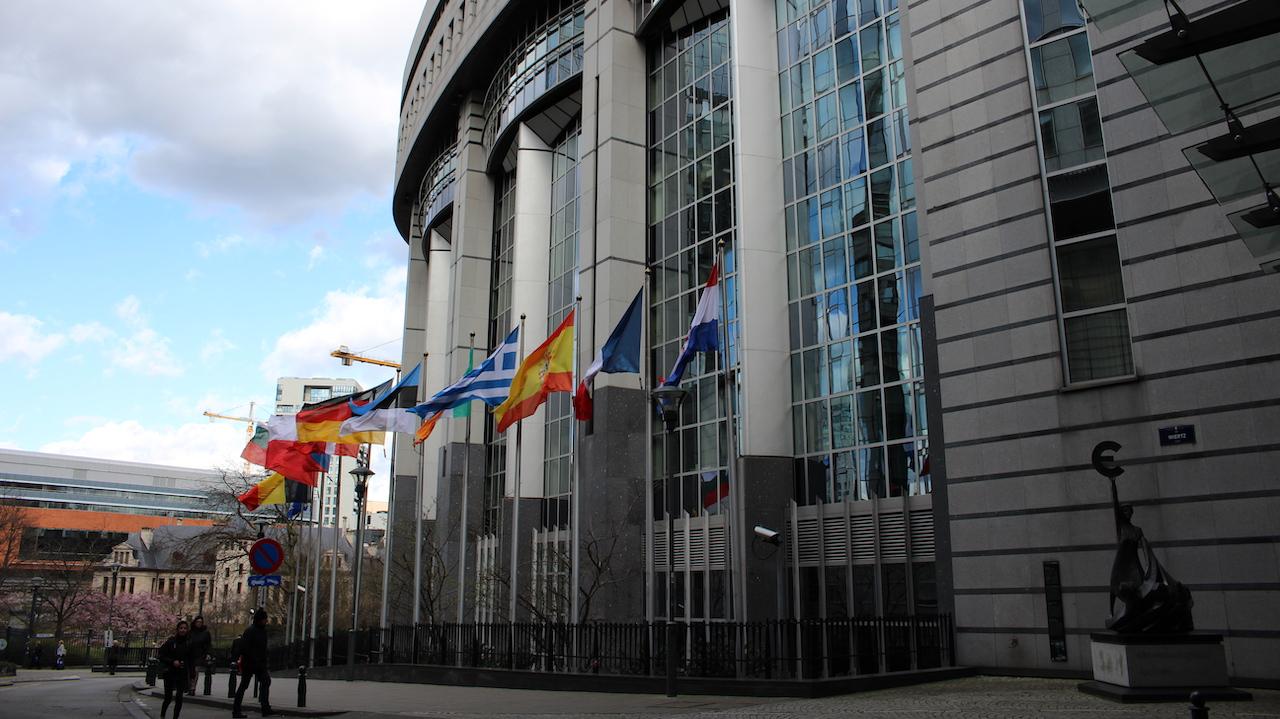 À Bruxelles, le RN soutient les lobbies industriels