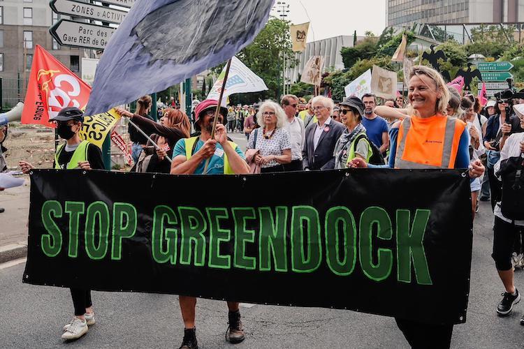Près de 2000 manifestants mobilisés contre le projet GreenDock