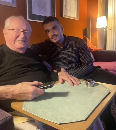 Yohan Pawer s'affiche avec Jean-Marie Le Pen.