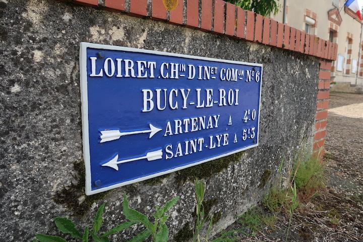 Le village de Bucy-le-Roi est situé à une vingtaine de kilomètres au Nord d’Orléans