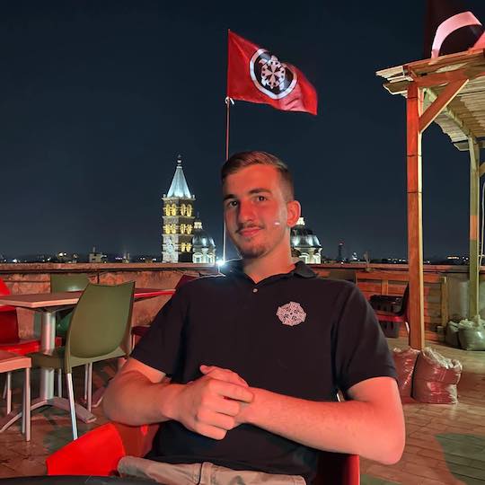 Un des membres de l'attaque violente, Alaric D., 20 ans, est un des cadres de la Bastide Bordelaise, très bien implanté dans la mouvance radicale française.