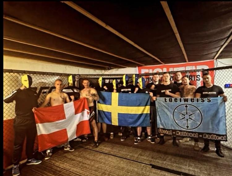 Plusieurs membres de l’Edelweiss Chambéry – section locale du groupuscule néofasciste dissous Bastion social –, sont venus au tournoi.