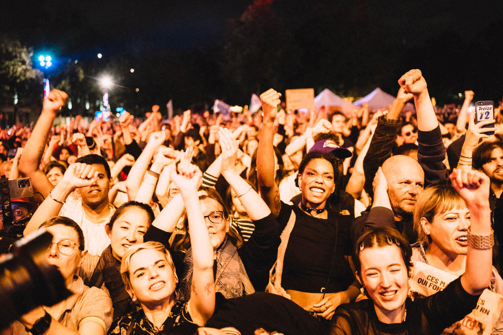 60.000 personnes rassemblées contre le RN place de la République 