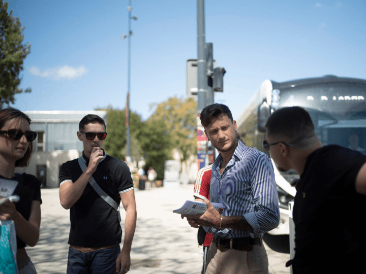 Le look de Raphaël Arnaud tranche avec l’image de « dangereux gauchiste » dépeinte par ses opposants