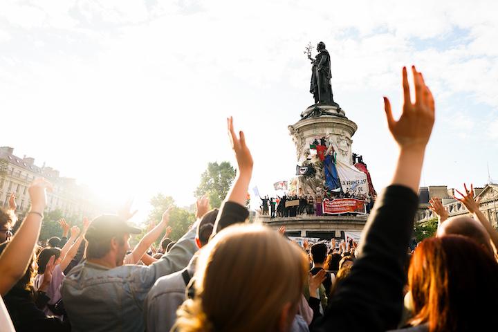 Place de la République, dimanche 7 juillet 2024, 20h.