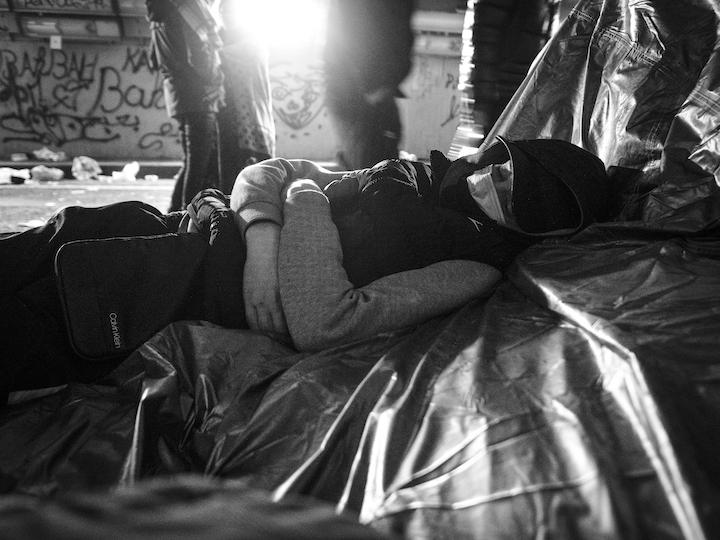 Yassine raconte que la prégabaline l’a aidé à supporter les nuits glaciales et la difficulté de dormir dans la rue