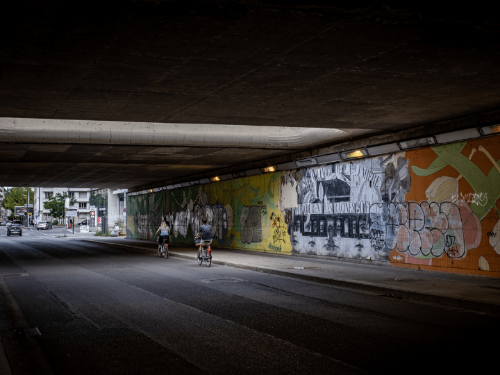 Kélé a passé plusieurs nuits sous ce pont de la rue de Bonnel, à proximité immédiate de la la gare de Lyon Part-Dieu