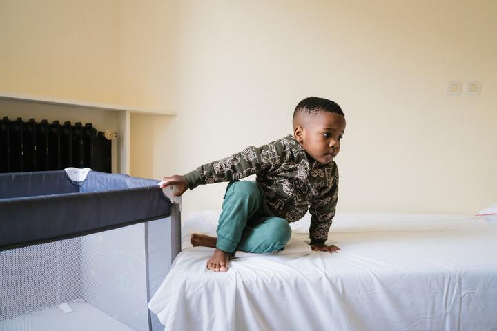 La promesse de ces trois mois de répit gonfle de force Aminata, même si la solution n’est pas pérenne