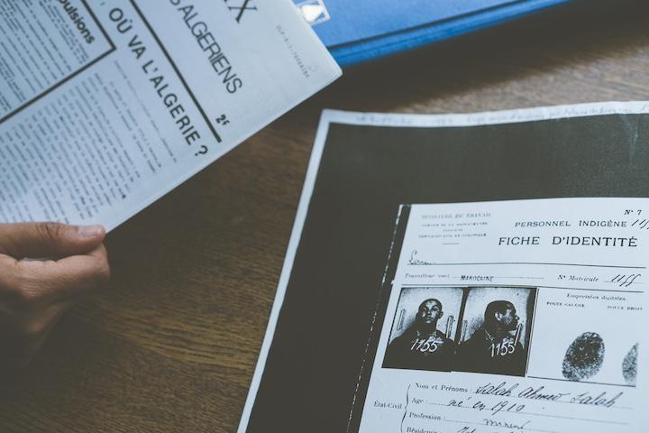 Écrire une histoire populaire de l’immigration relève d’une forme d’urgence, de lutte anticipée contre l’oubli