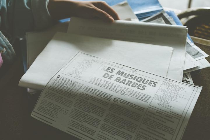 Hajer Ben Boubaker publie cette rentrée Barbès Blues, une histoire populaire de l’immigration maghrébine.