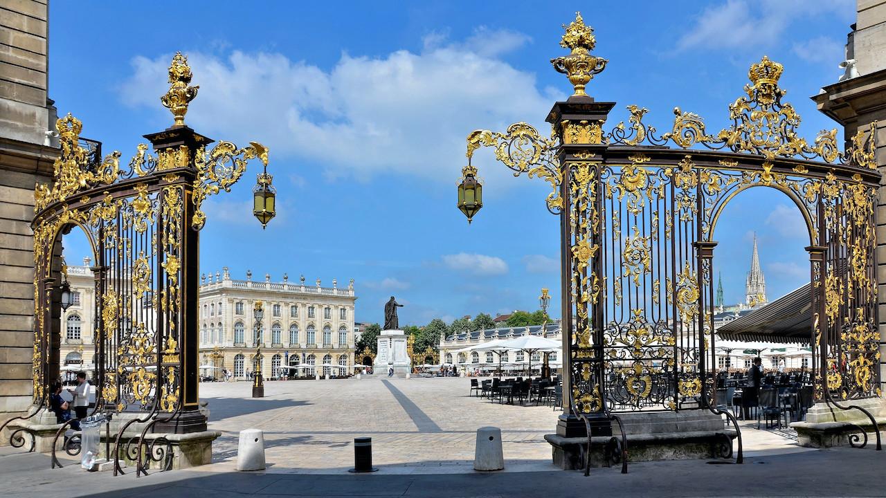 À Nancy, deux travailleuses sociales menacées de licenciement parce que voilées