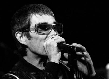 Photos: Ian Brown, ex Stone Roses, au Trabendo