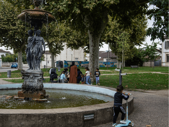 Une place à Aiguillon (47)