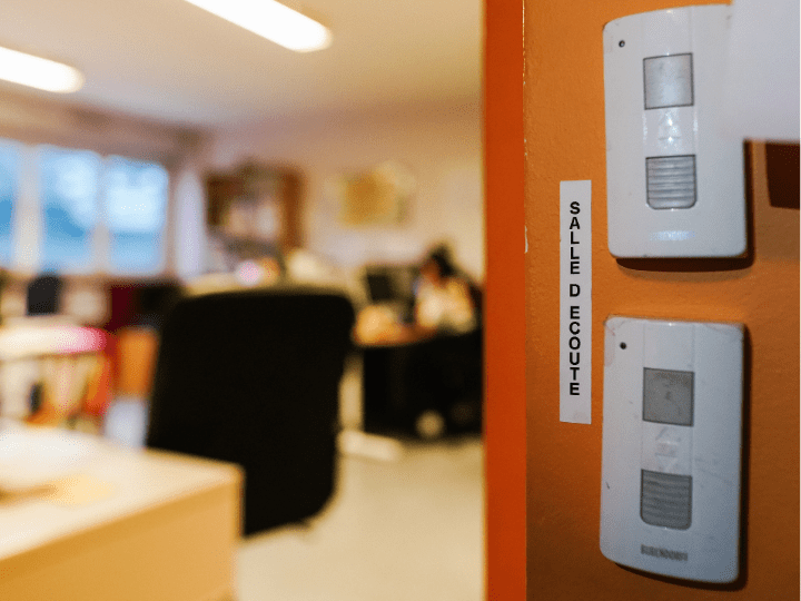 En 2021, le collectif a ouvert une ligne d’écoute dédiée aux violences sexuelles dans l’enfance