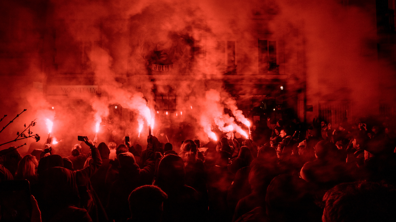 Bastons, chasse aux nazis et pintes de bière : vie et mort du Saint Sauveur, le bar antifasciste de Paris