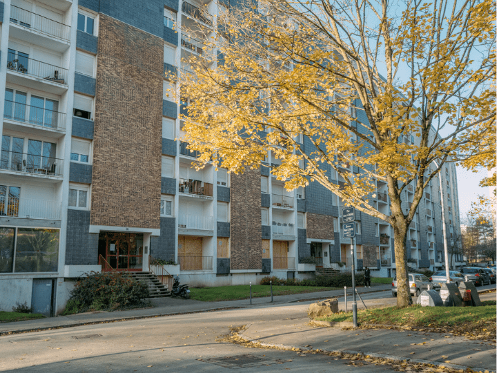 Dans la rue de la Marbaudais se trouve un grand pôle associatif
