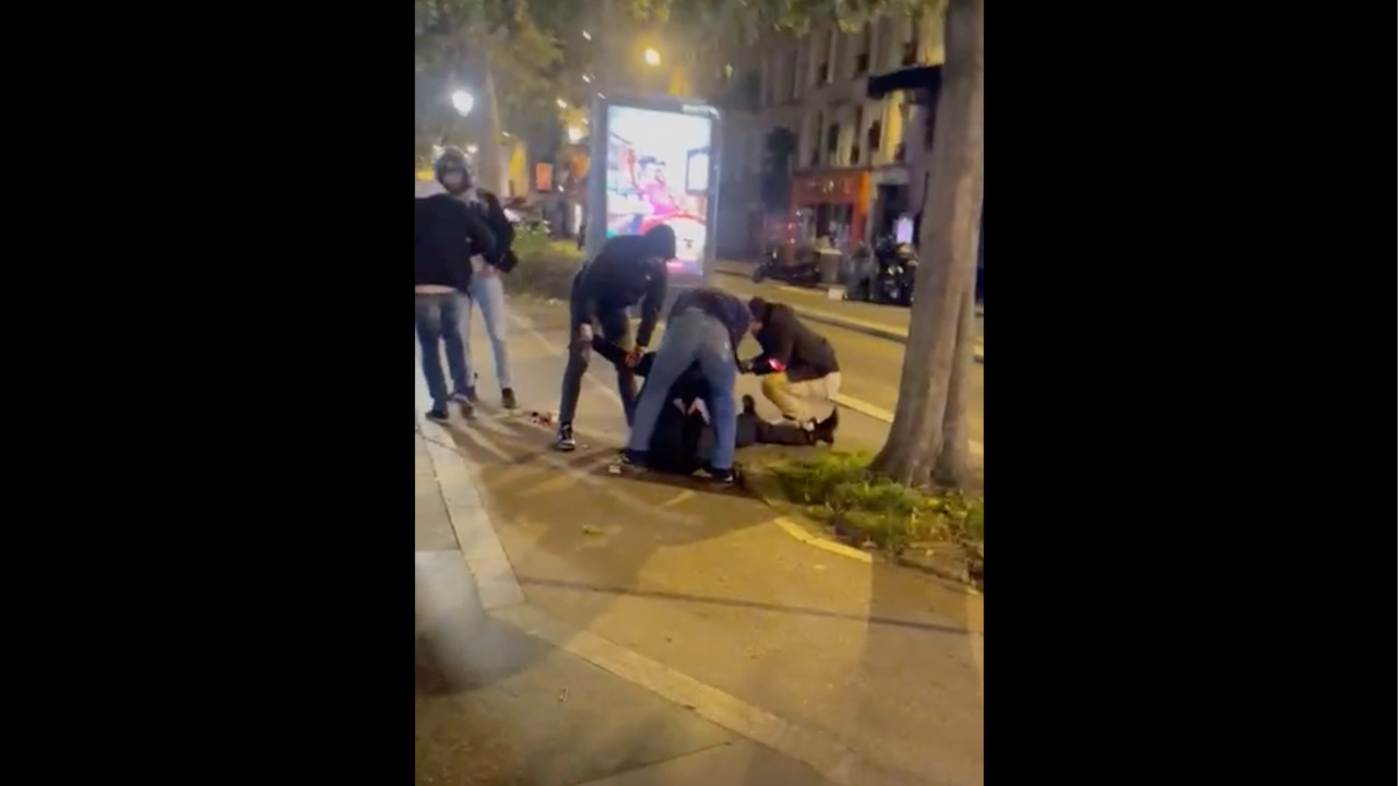 Les policiers n’apprécient pas d’être filmés, l’affaire dégénère