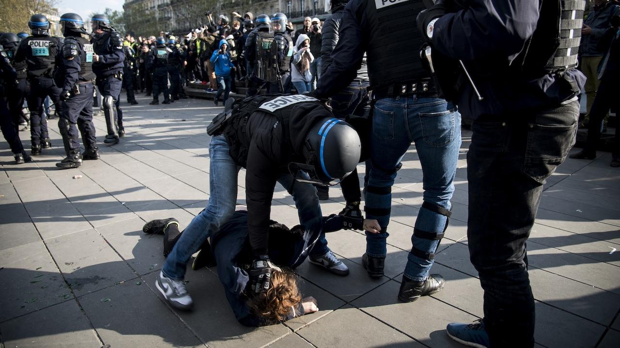 Les violences policières en manif’, ce sont les flics qui en parlent le mieux