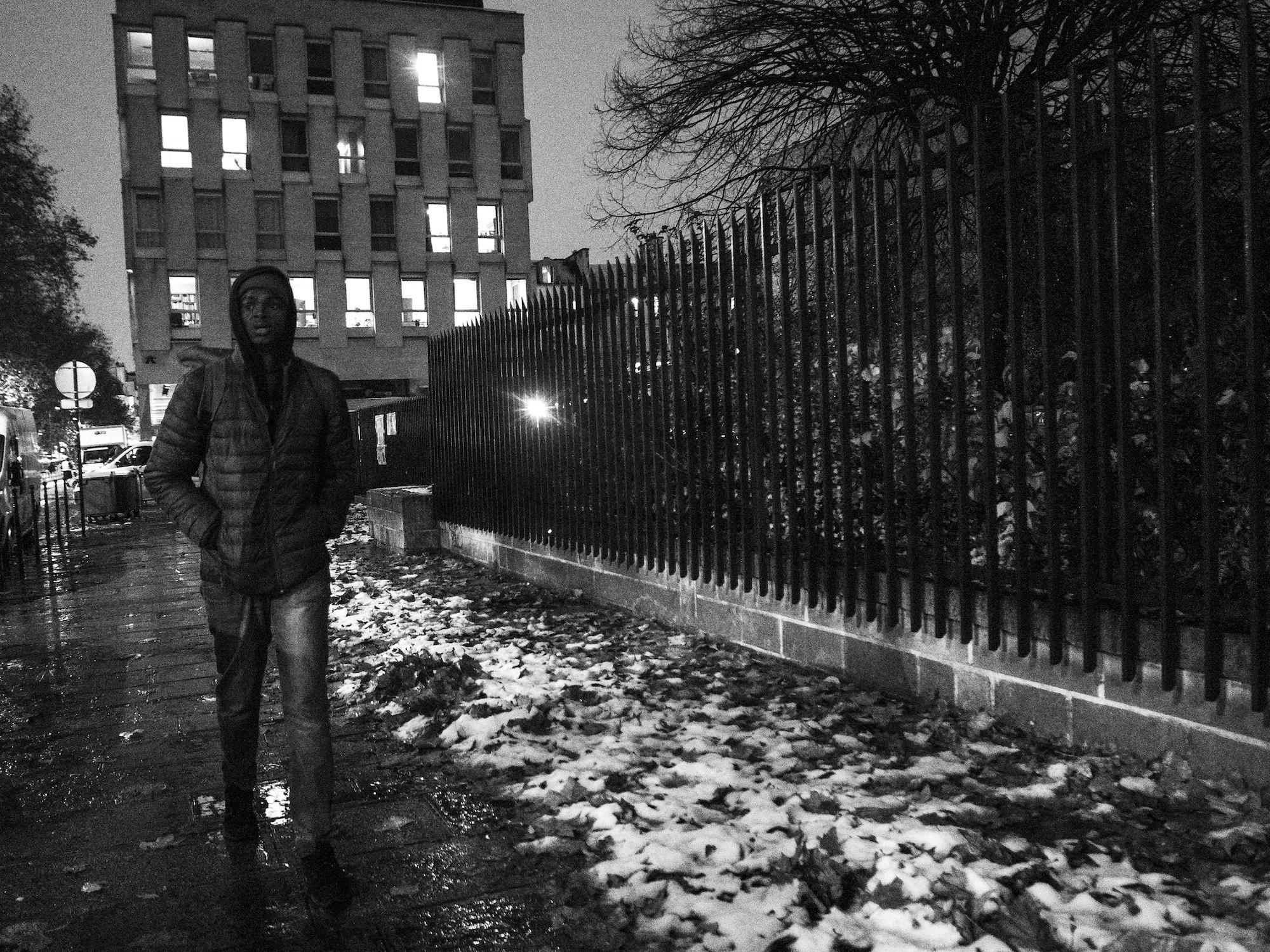 « Tout est dur ici. Le froid... cet hiver il a même neigé », lâche Bambino.