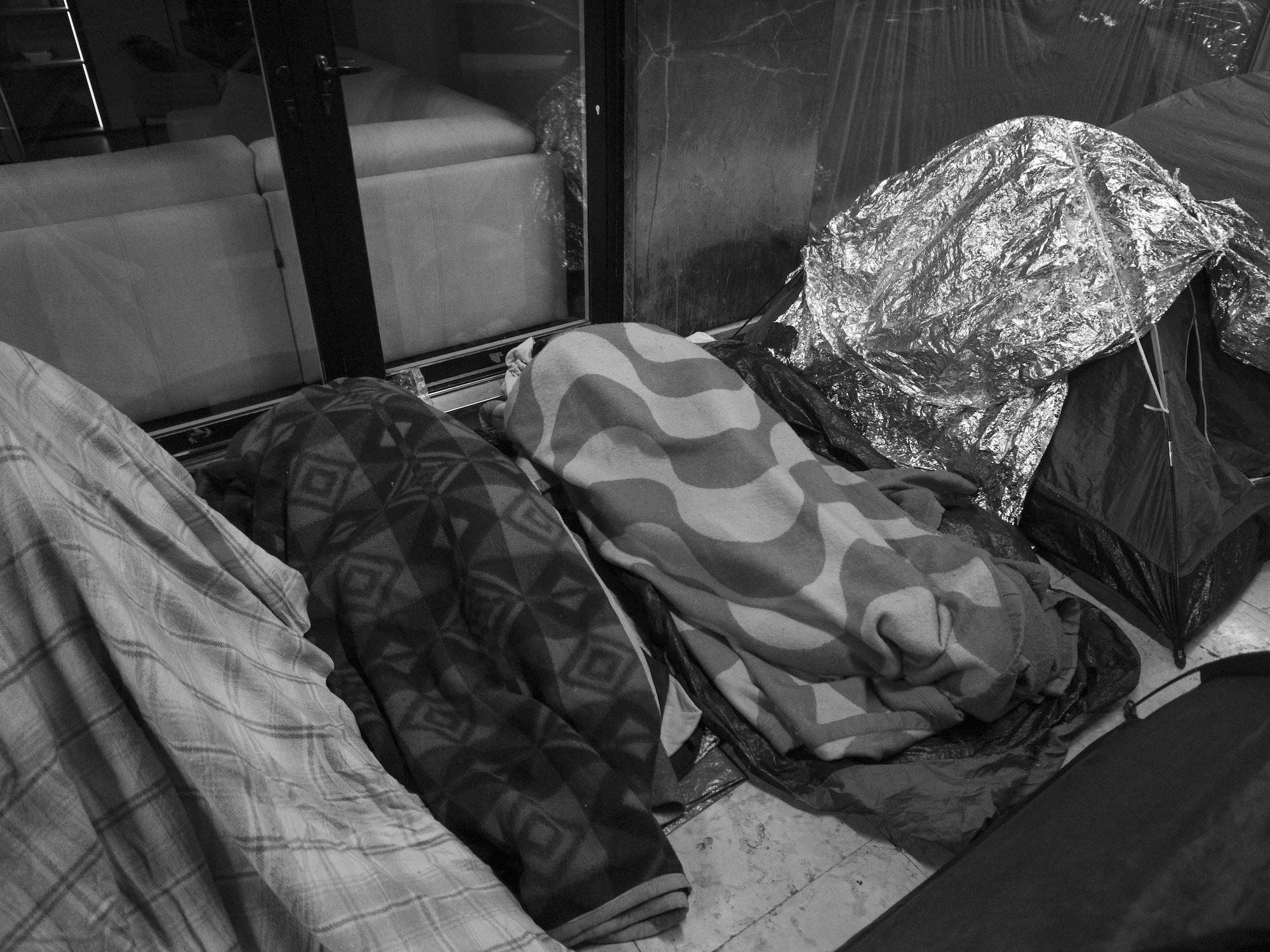 Pendant leur recours de minorité, les jeunes exilés ne bénéficient d’aucune prise en charge et dorment dehors