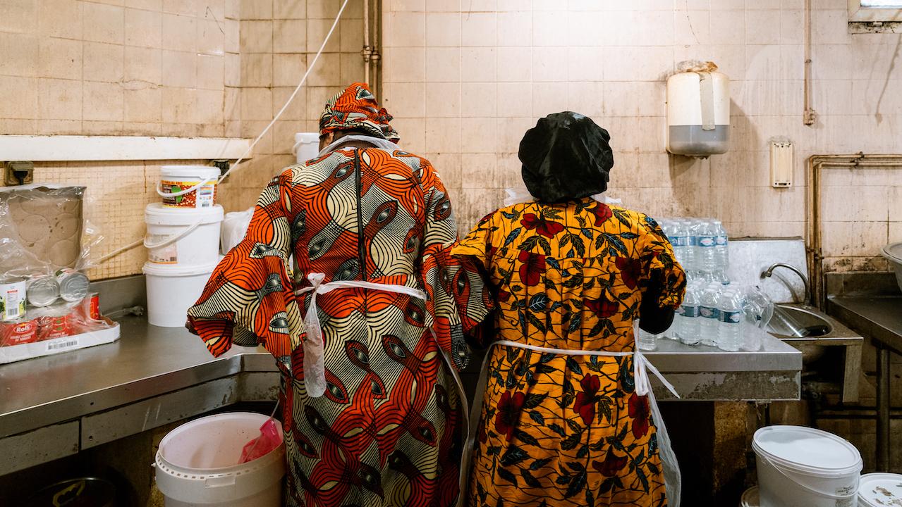 À Montreuil, les cuisinières du foyer Branly en lutte pour sauver leur cantine solidaire
