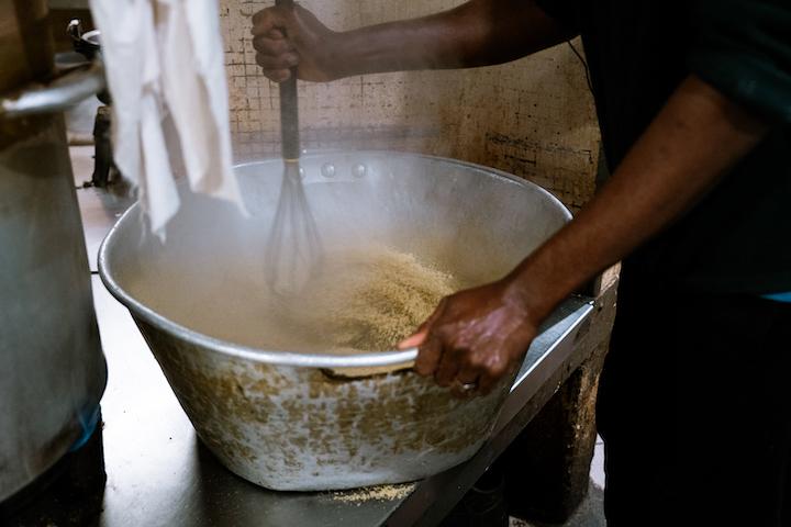 Avant de travailler avec Sadio au foyer Branly, Mohamed était employé dans un restaurant au black