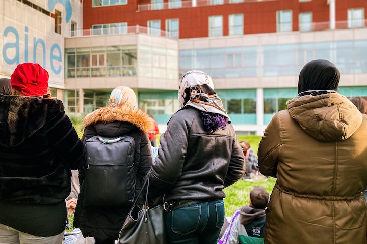 A la fin de la trêve hivernale, l'Hôpital Delafontaine ferme son hall d'accueil, reconverti en hébergement d'urgence