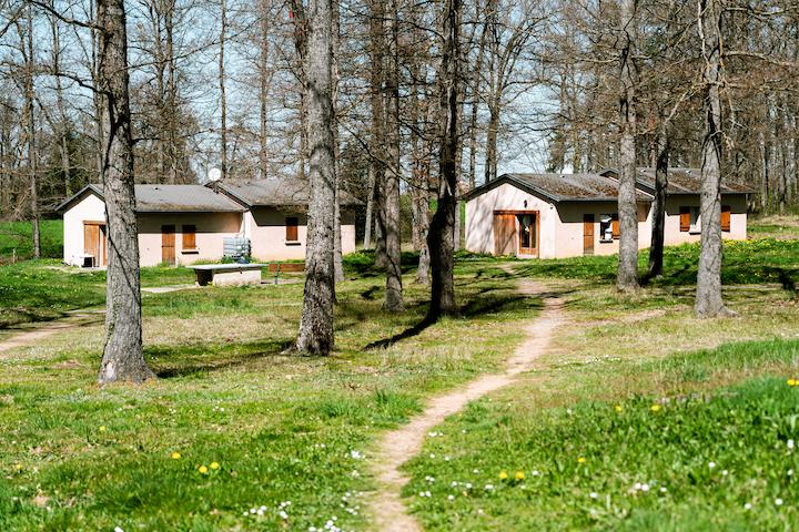 Dans le Cada Léo Lagrande Centre Est, les familles sont hébergées dans des maisons individuelles