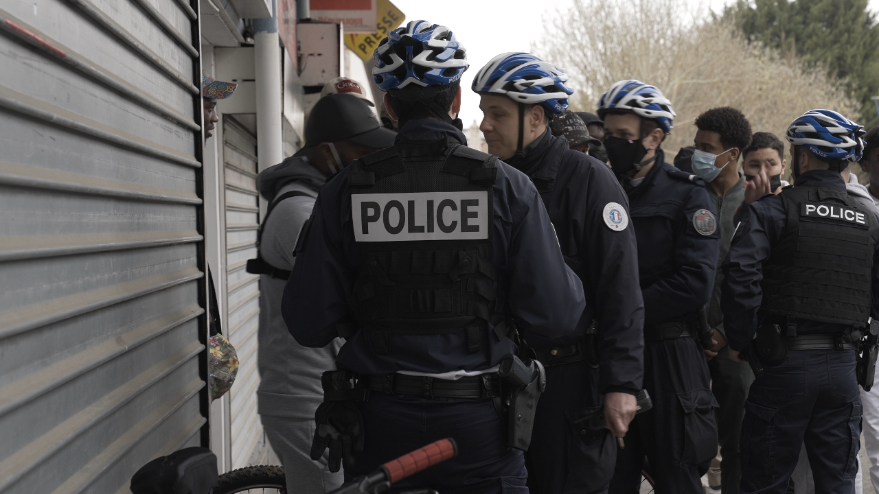 Amendes injustifiées et majorées : des structures essaient d’accompagner les jeunes endettés