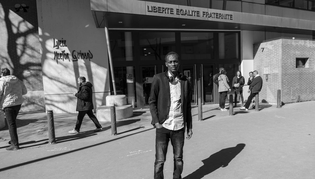 Younoussa va au lycée, mais n’a pas de domicile fixe