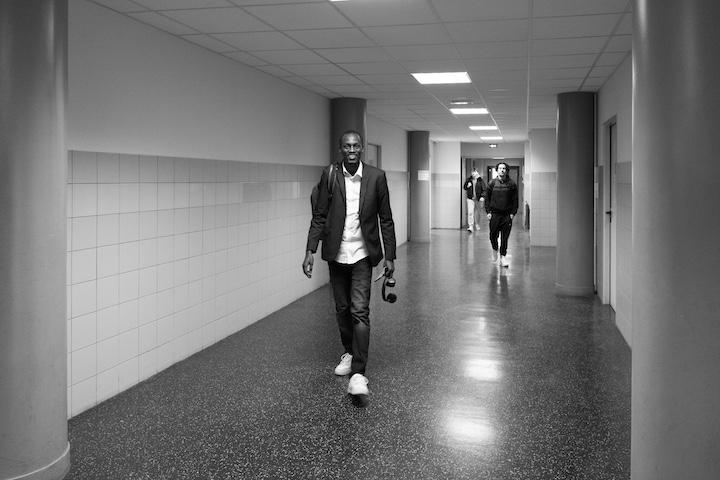 Depuis septembre, Younoussa, jeune exilé guinéen, suit un CAP dans un lycée parisien