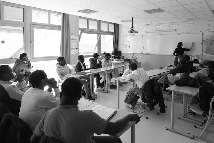 Younoussa va au lycée, mais n’a pas de domicile fixe