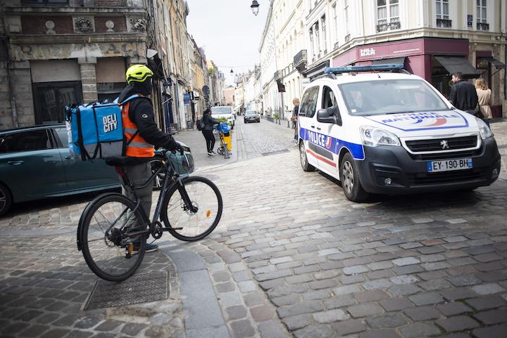A Lille, les livreurs sans papiers dénoncent le harcèlement de la police